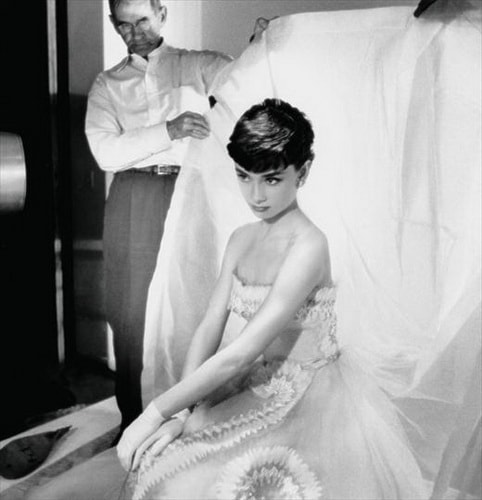 Công bố ảnh hiếm của Audrey Hepburn