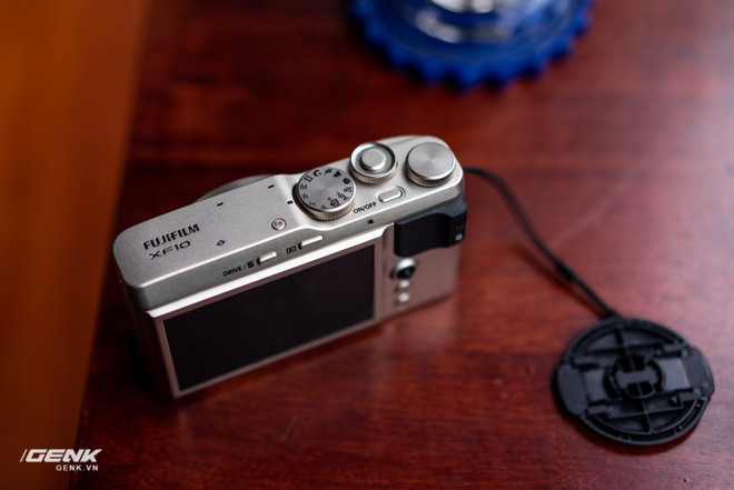 Trên tay máy ảnh compact cao cấp Fujifilm XF10: Bé và nhẹ nhưng vẫn sang - Ảnh 2.