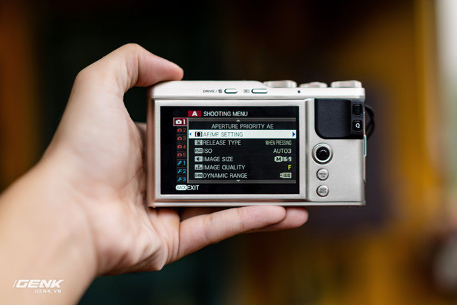 Trên tay máy ảnh compact cao cấp Fujifilm XF10: Bé và nhẹ nhưng vẫn sang - Ảnh 13.