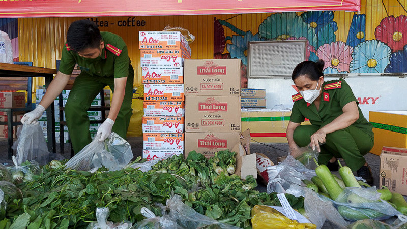 Công an Đà Nẵng phối hợp với các Doanh nghiệp đảm bảo cung ứng lương thực cho người dân trong thời gian giãn cách xã hội