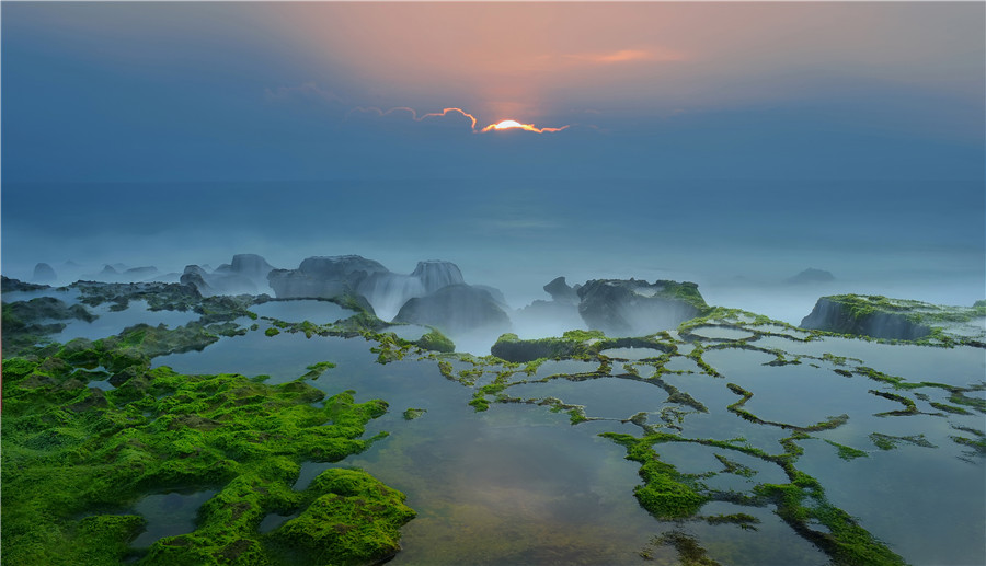Binh minh rặng san hô cổ  -  Nguyễn Bảo Sơn (Ninh Thuận)