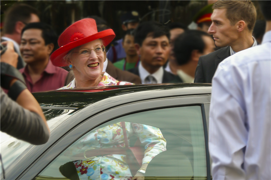 Nữ hoàng Đan Mạch tham dự Lễ hội đường phố tại Hà Nội  -  Nguyễn Tự Thành