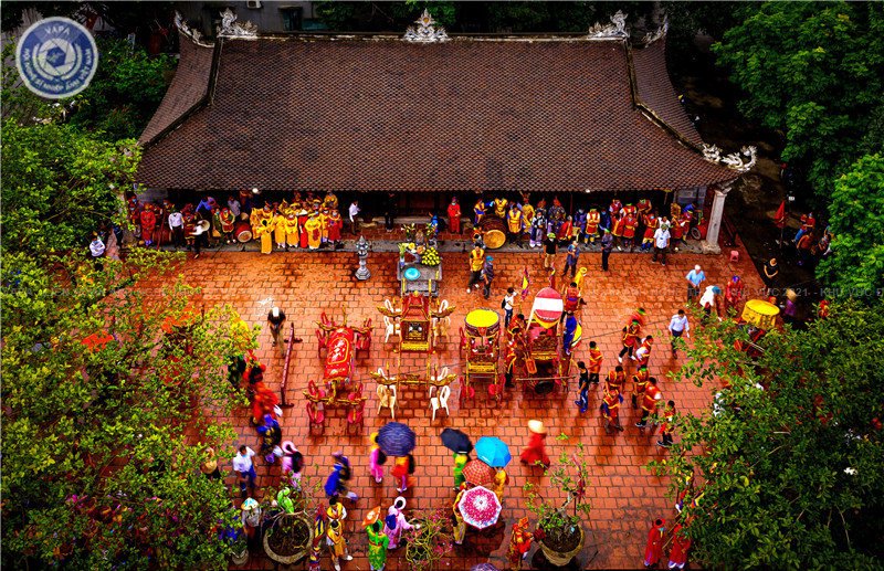 Tác phẩm: Lễ hội làng thêu Văn Lâm  -  - Tác giả: Nguyễn Đức Nguyên (NINH BÌNH)