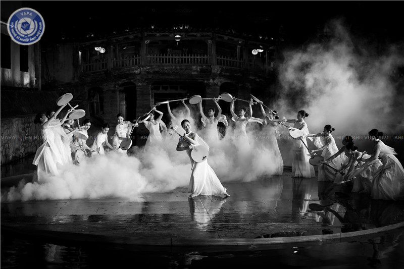 Tác phẩm: Múa đàn  -  - Tác giả: Đinh Hoàng Minh Tuấn (QUẢNG NAM)