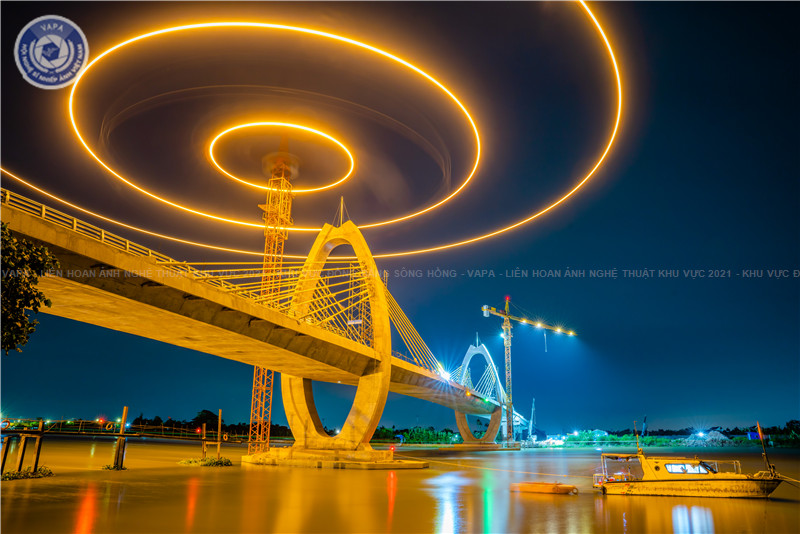 Tác phẩm: Đêm trên công trường cầu Quang Thanh  -  - Tác giả: Nguyễn Văn Nam (HẢI PHÒNG)