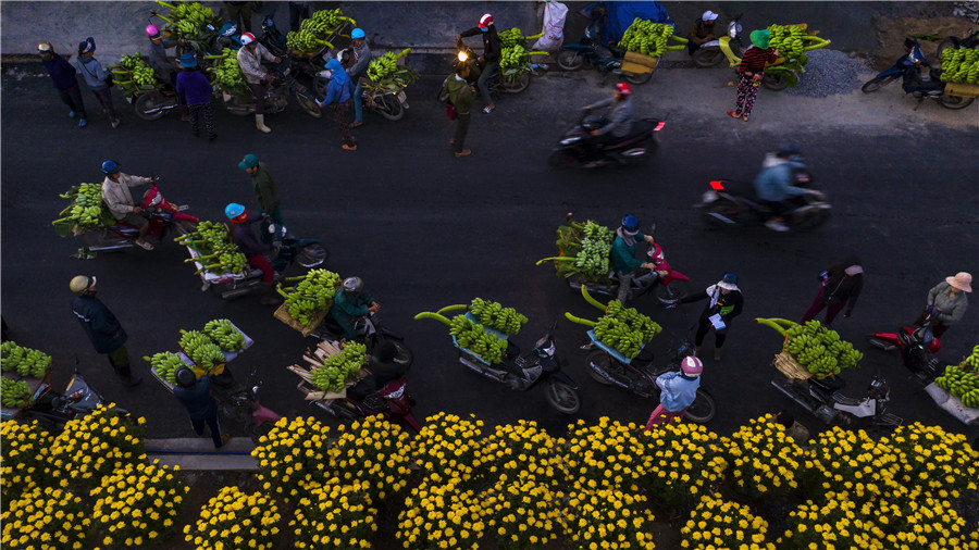 Phiên chợ ngày cuối năm - Hồ Trung Lâm (Khánh Hòa)