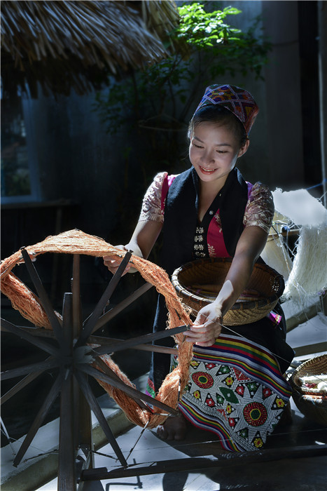 Nghề dệt truyền thống của đồng bào Thái - - Ngô Văn Dương (Nghệ An)