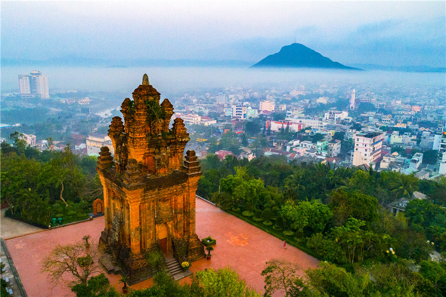 Tháp Nhạn mờ sương - - Nguyễn Thanh Tùng - Phú Yên