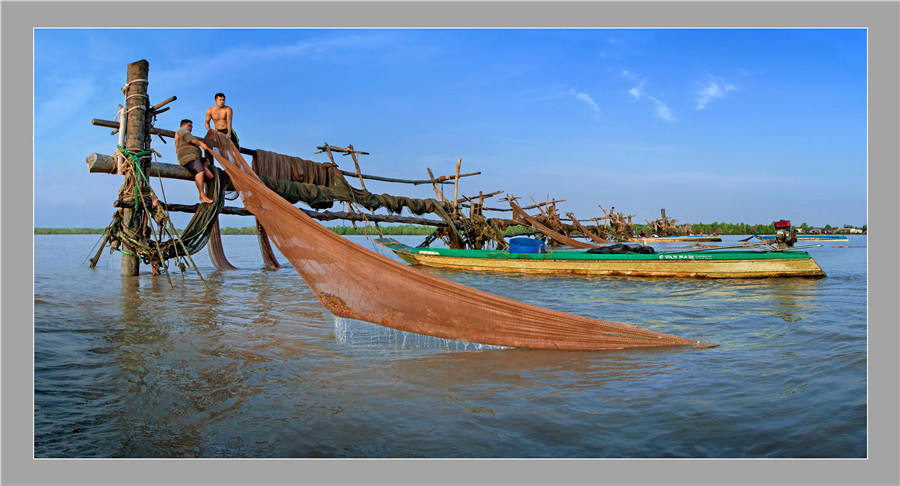 Nghề đáy lưới trên sông - - Trần Quang Thắng ( Trọng Thắng )