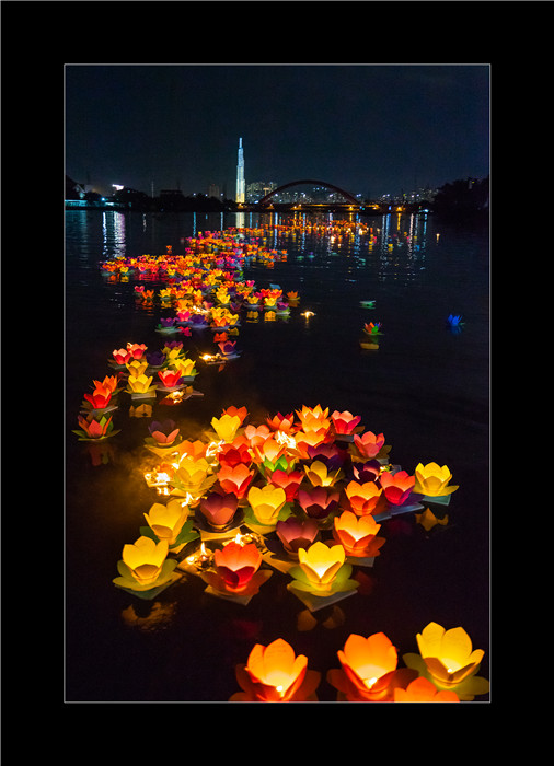 Đêm hoa đăng - - Nguyễn Đình Ri (Khuyến khích)