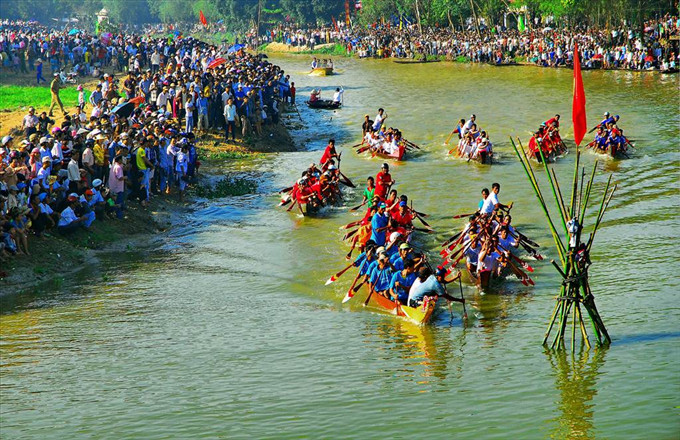 Hội đua thuyền - Tác giả: Nguyễn Văn Dũng