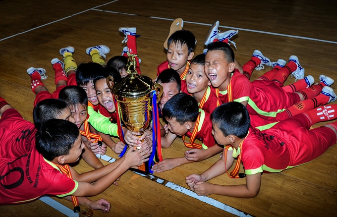 Vô địch - Tác giả: Nguyễn Cường (Hải Dương)