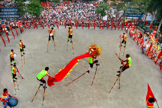 Ngày hội - Đinh Hữu Tuyền