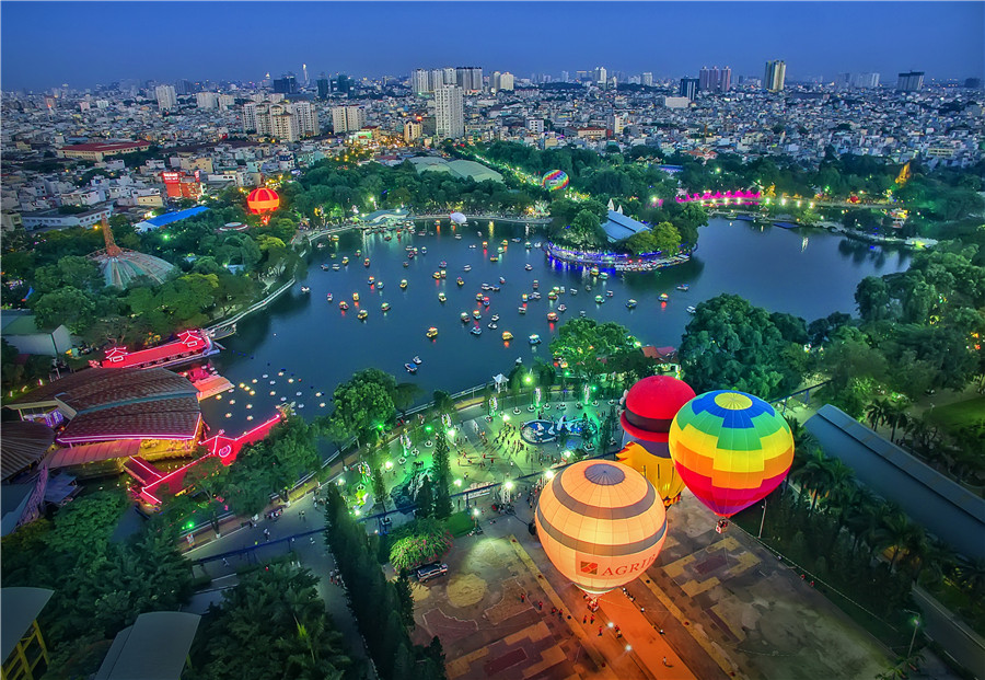 Lung linh sắc màu công viên Đầm Sen - Nguyễn Minh Tân (HCĐ)