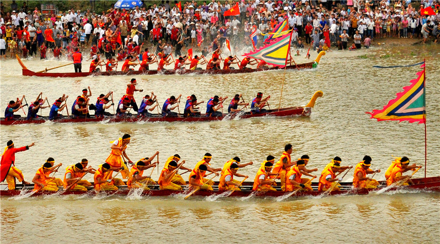 Lễ hội bơi chải trên sông Như Nguyệt - Vương Quế Lâm (Vương Lâm)