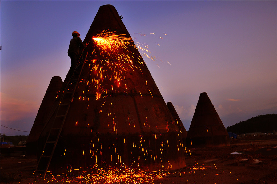 Kim tự tháp công nghiệp - Hà Thế Đô