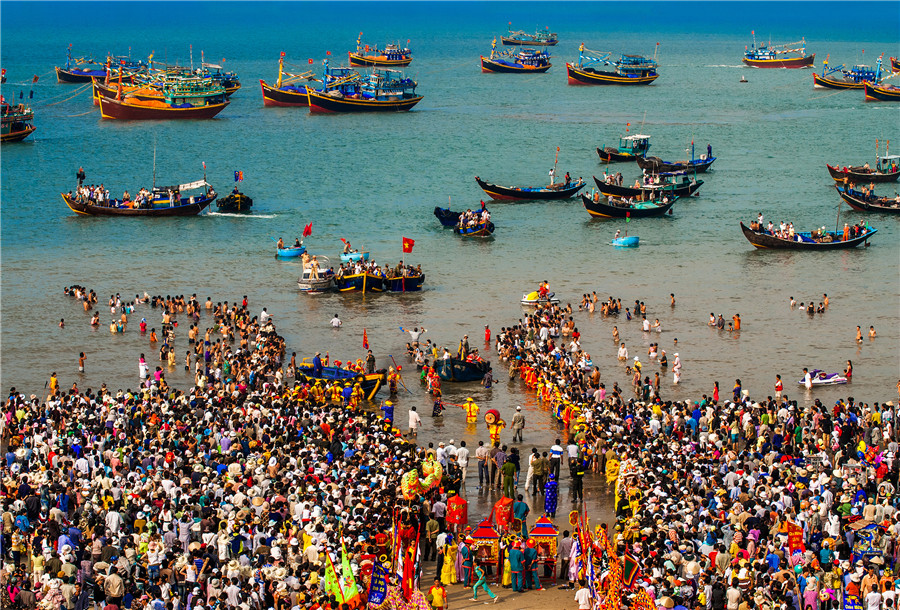 Lễ hội cầu ngư - Trần Hữu Cường