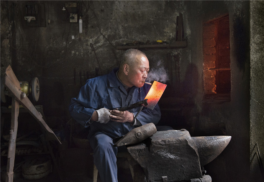 Old blacksmith - Lichun Zhou