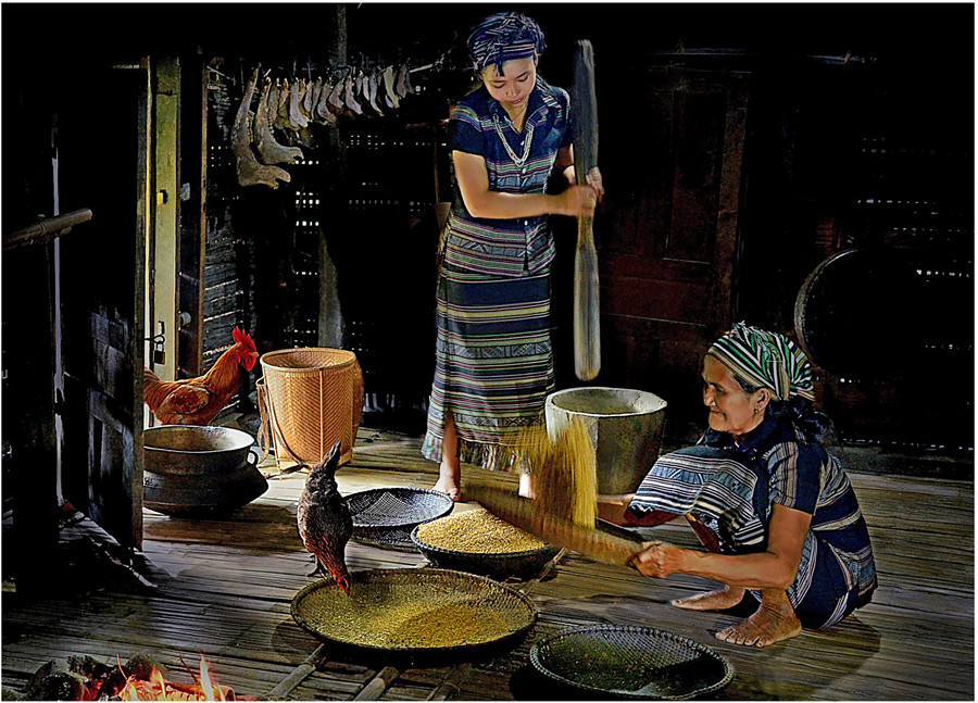 Giã gạo của người Hrê - Phạm Ngọc Đường