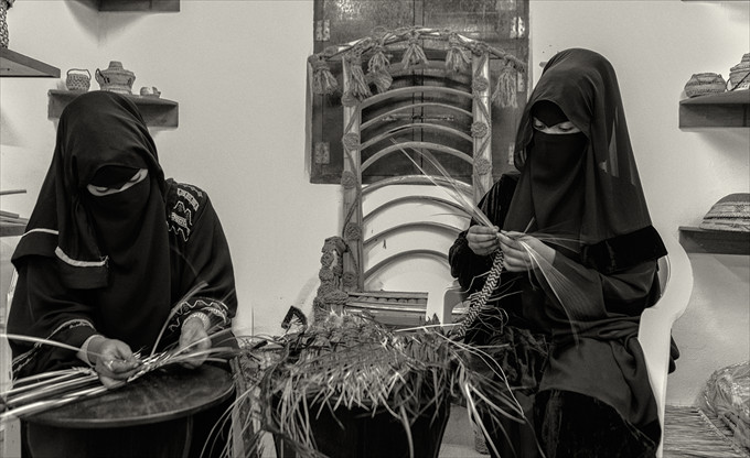 Dora Women - Tác giả:Abdulla AL-Mushaifri- Qatar