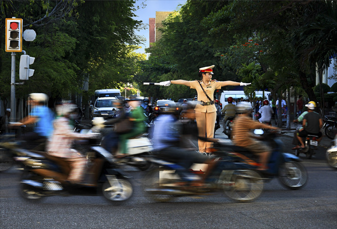 Điều tiết giao thông - Tác giả:Nguyễn Tiến Dũng
