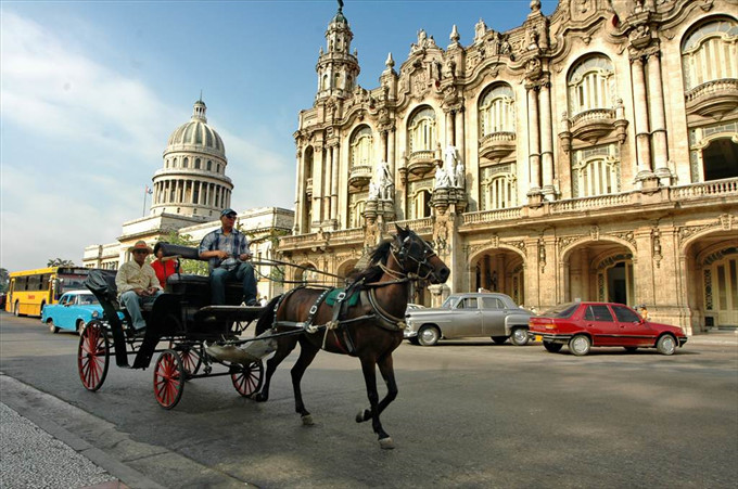 Trên phố cổ Habana - Cuba - Phạm Tiến Dũng