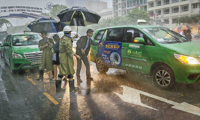 Taxi ngày mưa - Huỳnh Phạm Anh Dũng