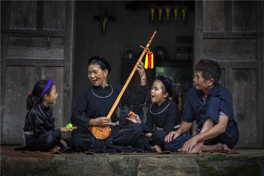 Gìn giữ văn hoá truyền thống - Nguyễn Hải Huy