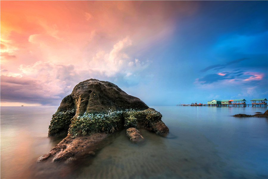 Kỳ thú đá và biển - Nguyễn Thái Khanh