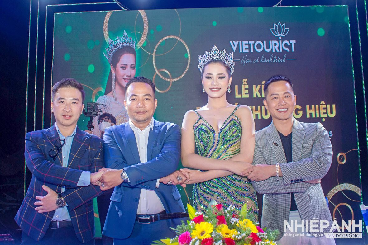 Hoa hậu Đinh Như Phương trở thành gương mặt đại diện thương hiệu Vietourist Holdings

