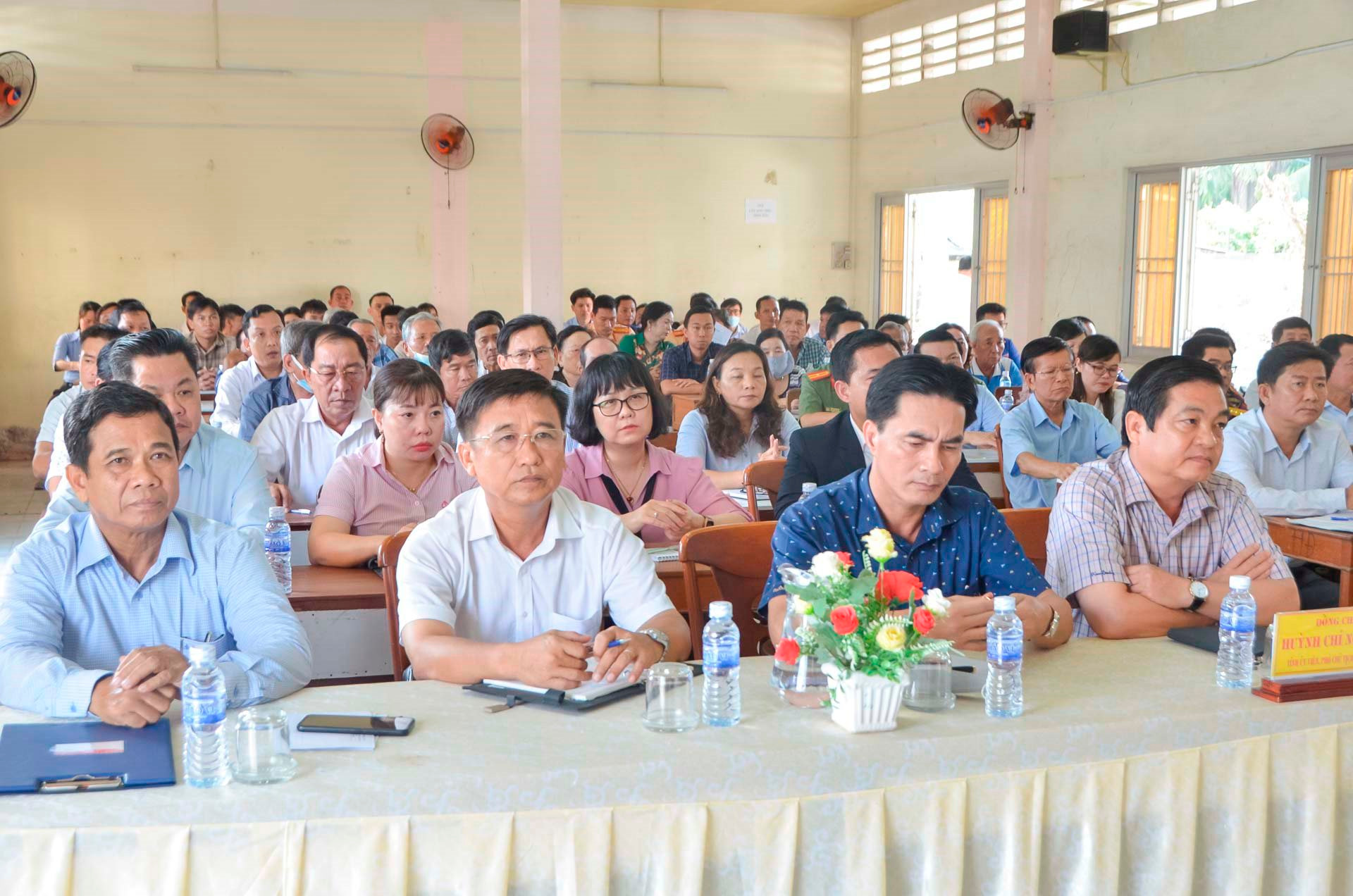 Đoàn Đại biểu Quốc hội tỉnh Bạc Liêu tiếp xúc cử tri trước kỳ họp thứ 5 Quốc hội khóa XV - 3