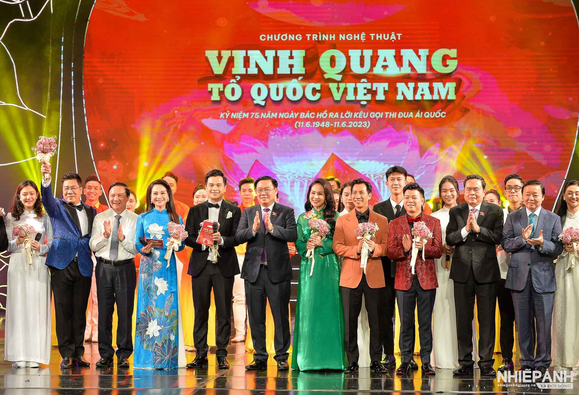 Chủ tịch Quốc hội Vương Đình Huệ dự Chương trình nghệ thuật Vinh quang Tổ quốc Việt Nam