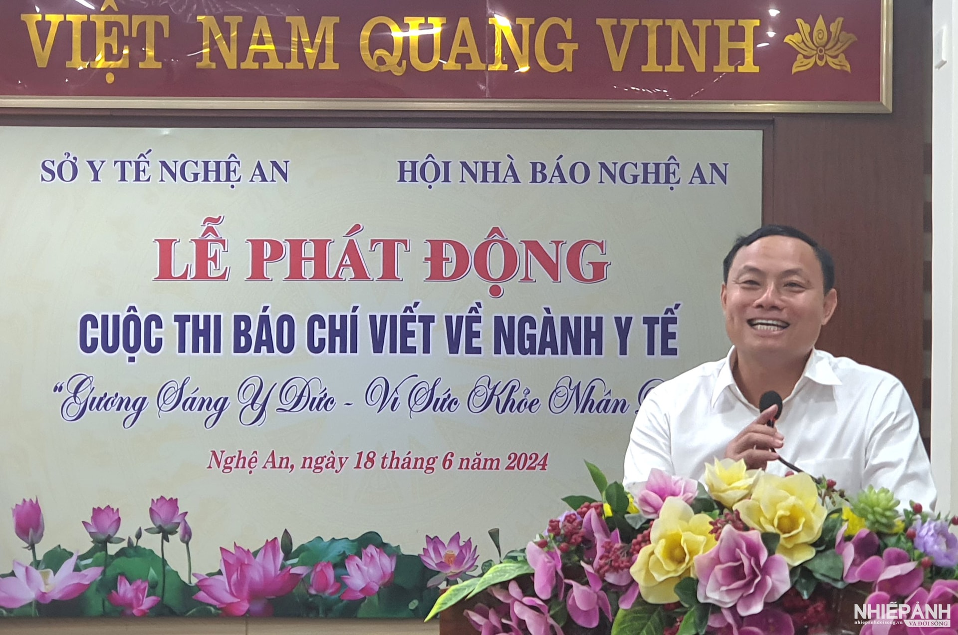 W_7.ong-pham-ngoc-canh-pho-truong-ban-tuyen-giao-tinh-uy-phat-bieu-tai-buoi-le.jpg