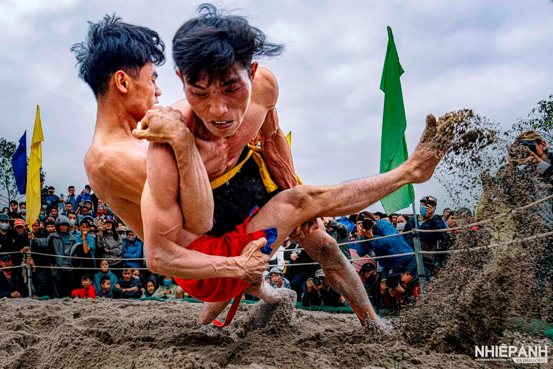 Các tác phẩm trưng bày triển lãm Liên hoan Ảnh nghệ thuật khu vực Bắc Trung Bộ lần thứ 30 năm 2024