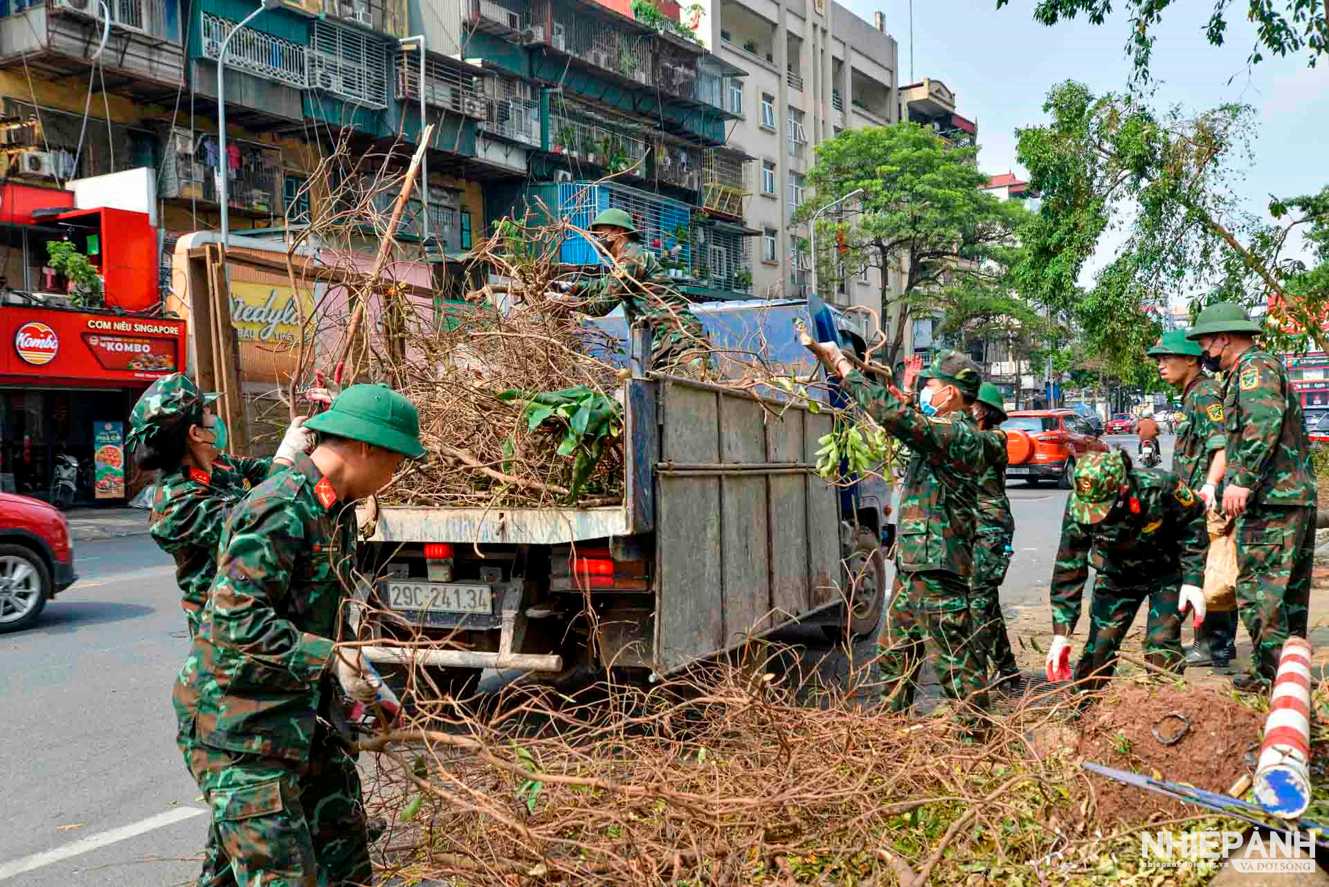 Hà Nội dần hồi sinh sau siêu bão Yagi