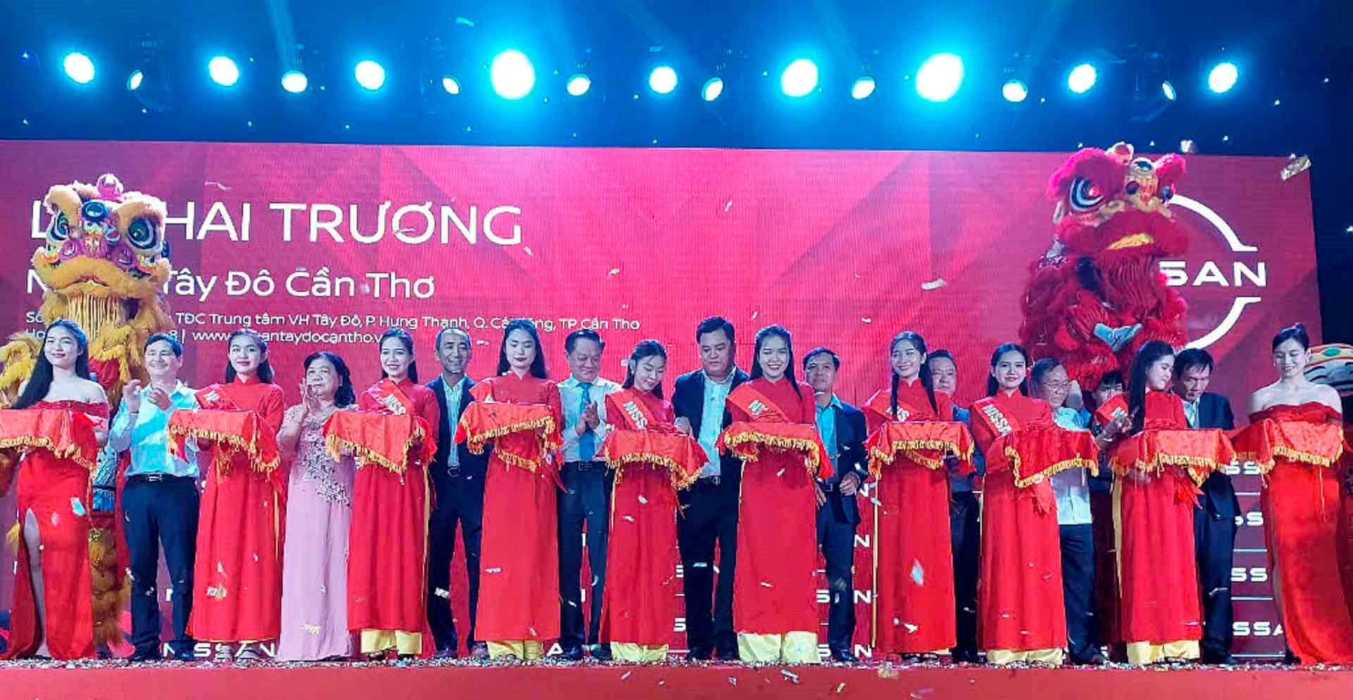 ong-duong-tan-hien-pho-ct-thuong-truc-ubnd-tp-can-tho-cung-ong-duong-quoc-viet-chi-tich-kiem-tgd-nissan-tay-do-can-tho-cat-bang-khanh-thanh-4-.jpg