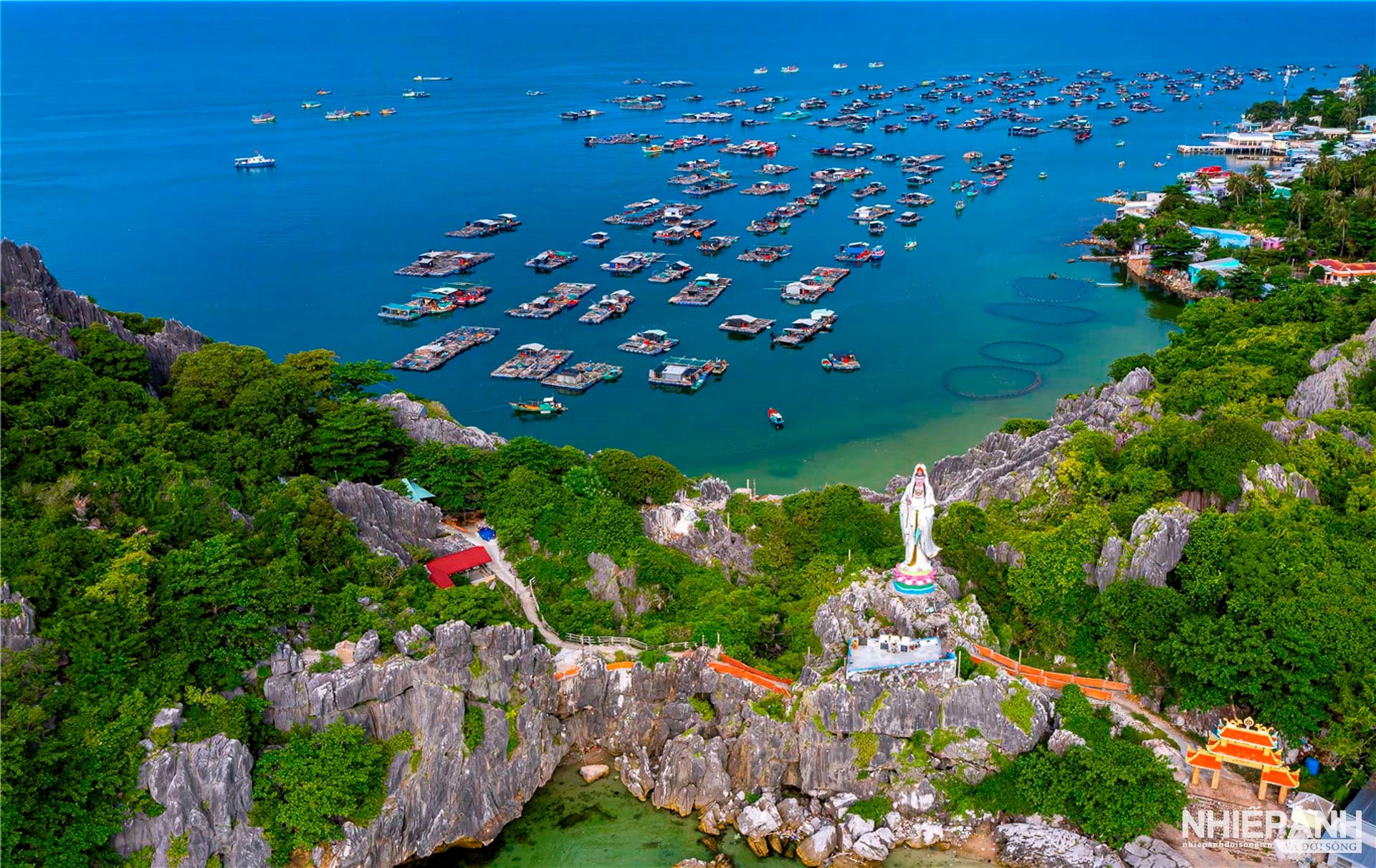 W_45-trung-bay-trien-lam-anh-mau-nguyen-thanh-hung-kien-giang-thanh-binh-xa-dao-hon-nghe.jpg