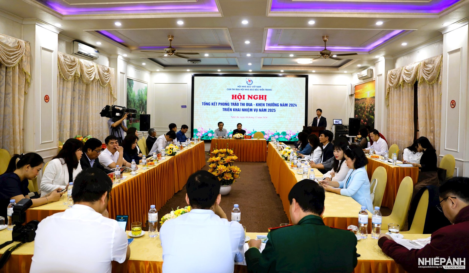 W_toan-canh-hoi-nghi-cun-thiu-dua-cac-hoi-nha-bao-bac-trung-bo-nam-2024.jpg