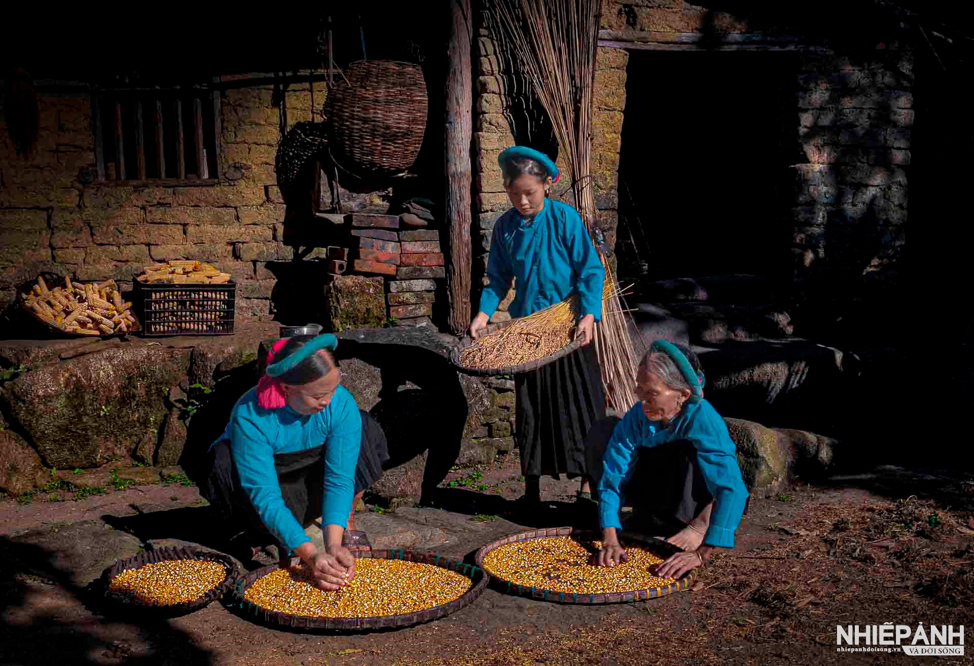 W_101-vn25-worldinfocus-acc-bao-quan-hat-giong-le-hhong-minh-vietnam.jpg