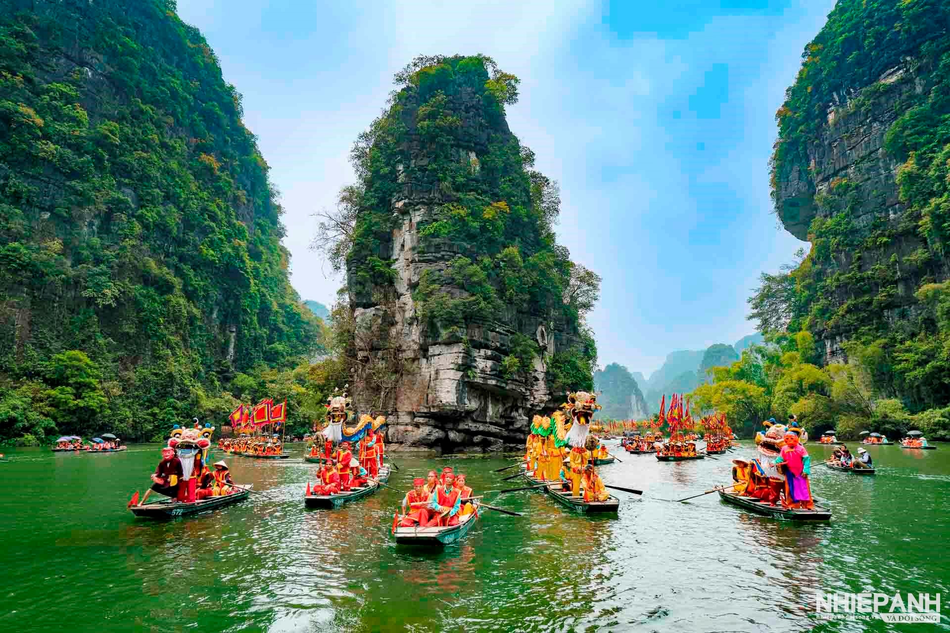 W_114-vn25-worldinfocus-acc-mo-hoi-trang-an-tran-ngoc-minh-vietnam.jpg