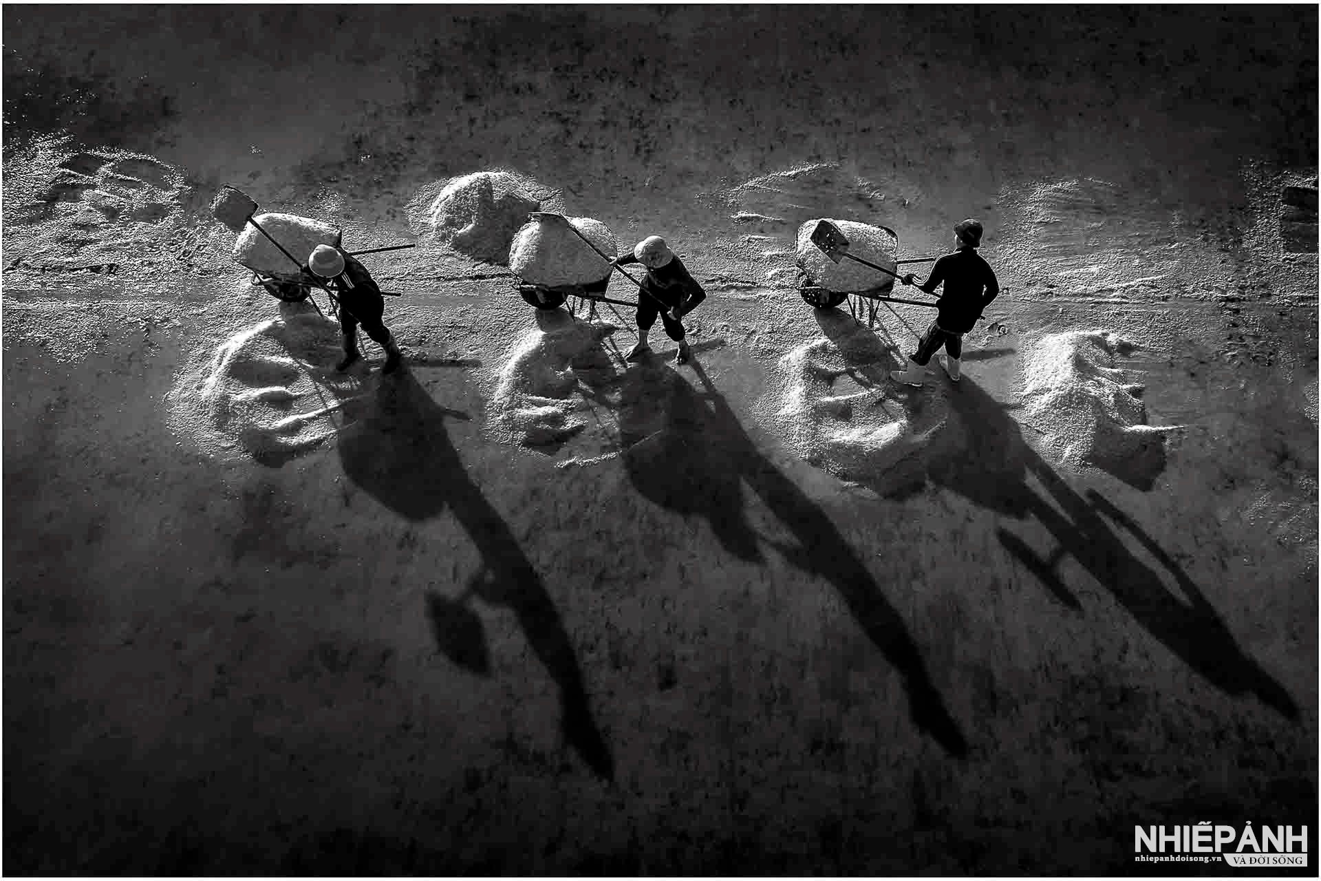 W_12-vn25-mono-vapa-hm-vu-khuc-ngay-mua-nguyen-van-quang-vietnam.jpg