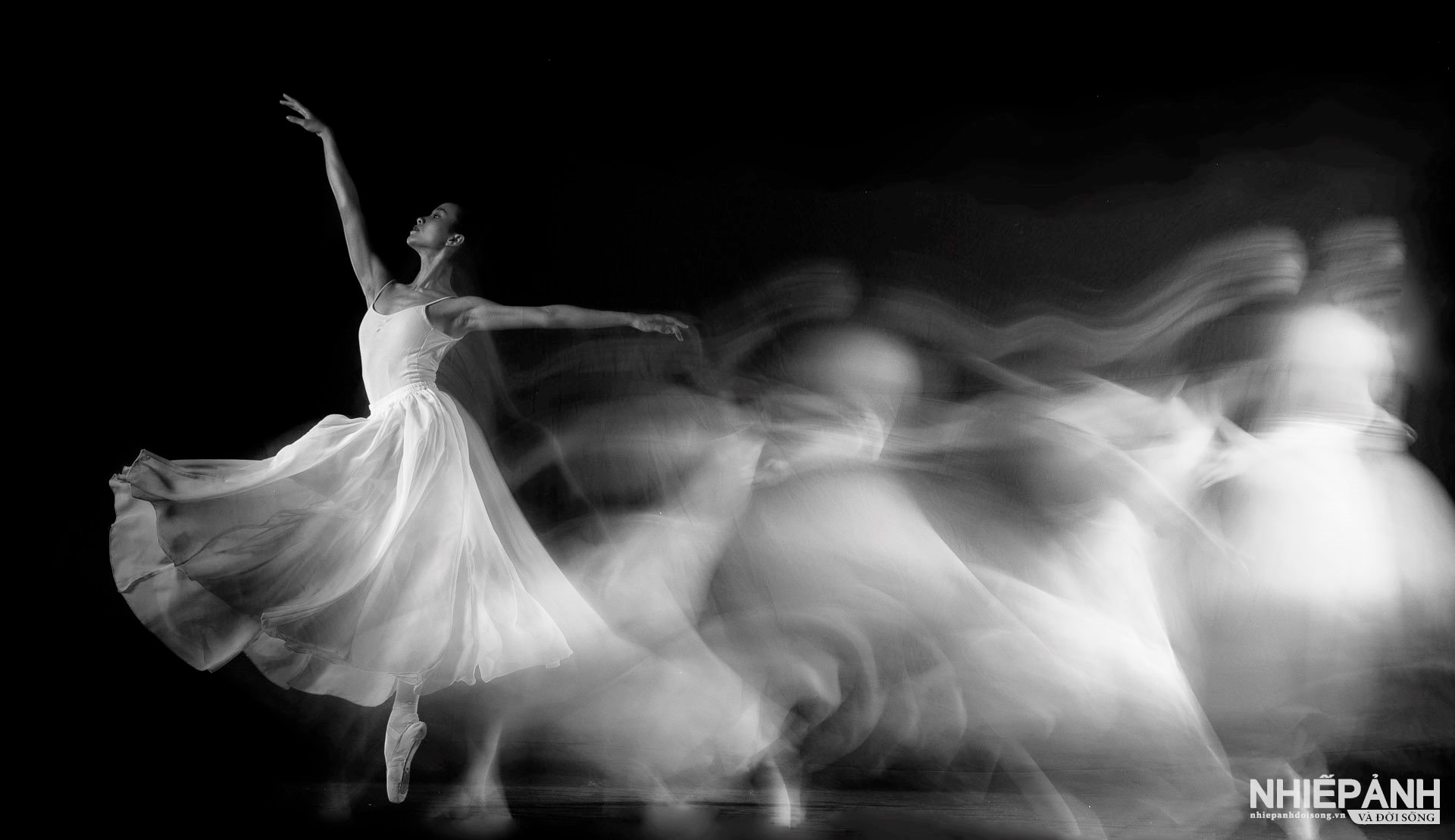 W_130-vn25-mono-acc-ballet-tran-van-truong-vietnam.jpg
