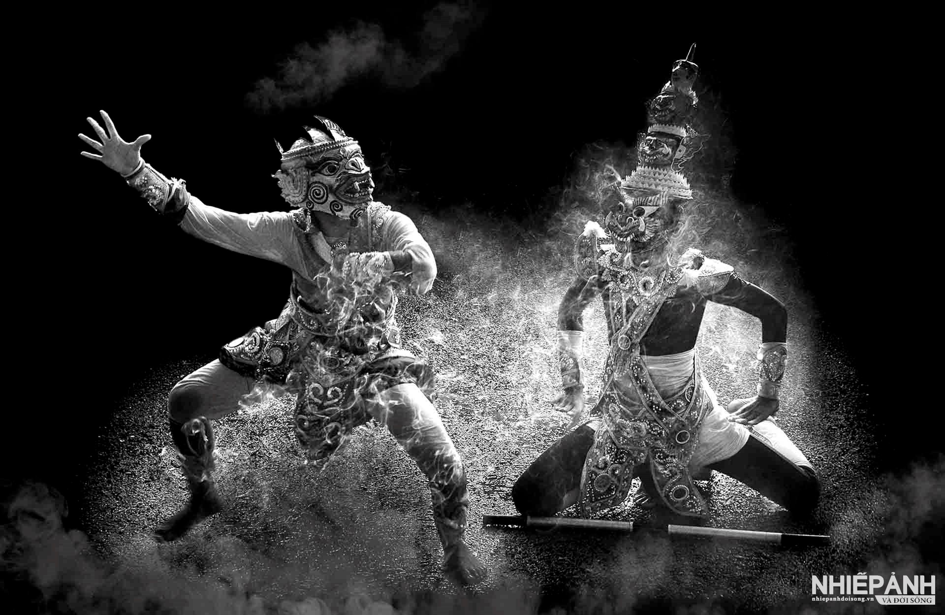 W_134-vn25-mono-acc-mua-ro-bam-truyen-thong-luu-van-khanh-vietnam.jpg