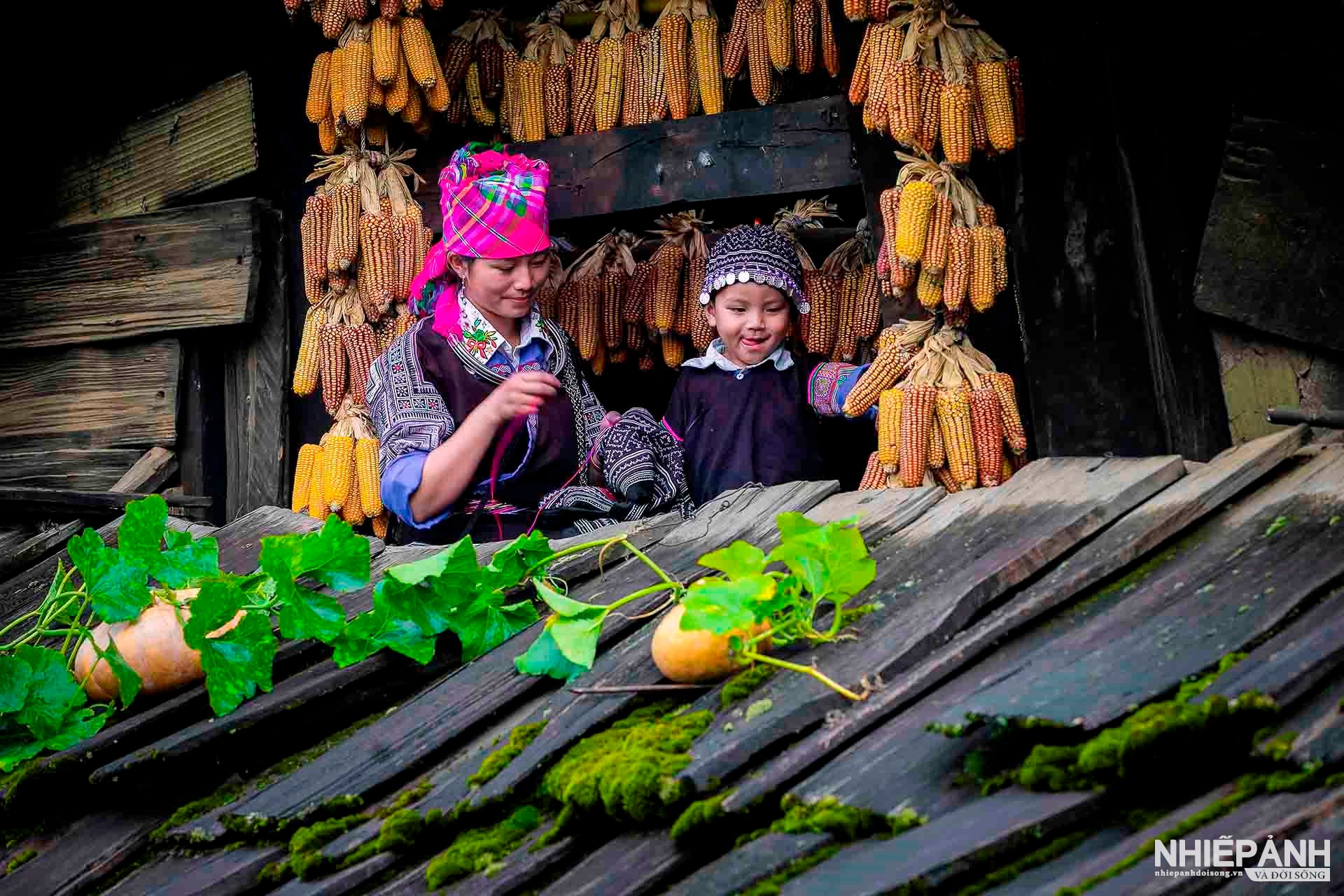 W_144-vn25-worldinfocus-acc-hanh-phuc-dong-day-nguyen-hieu-vietnam.jpg