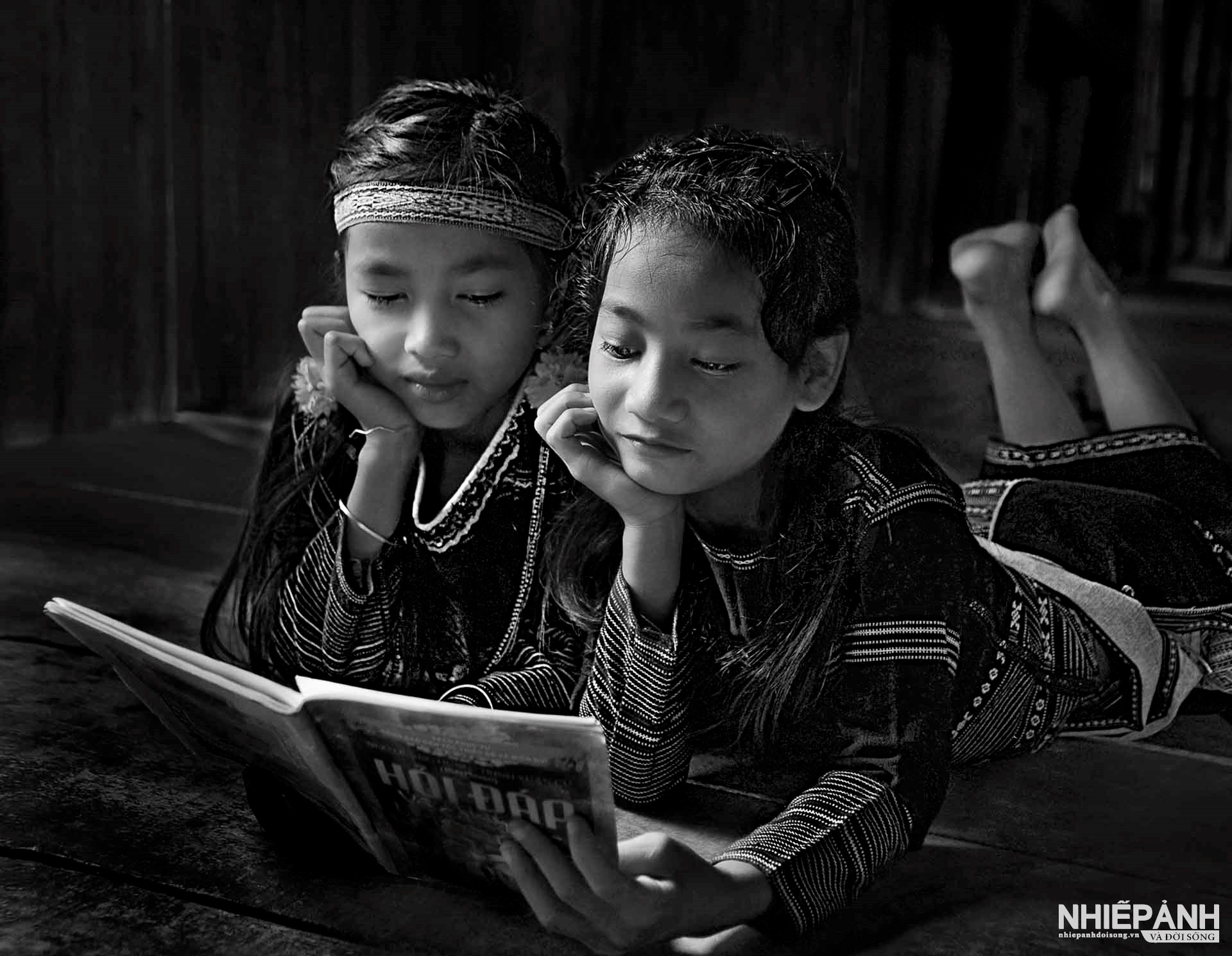 W_145-vn25-mono-acc-ban-hoc-nguyen-van-thanh-vietnam.jpg