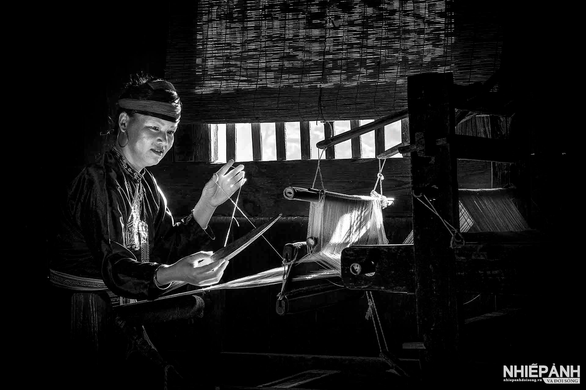 W_157-vn25-mono-acc-ben-khung-cui-do-thi-thuan-vietnam.jpg