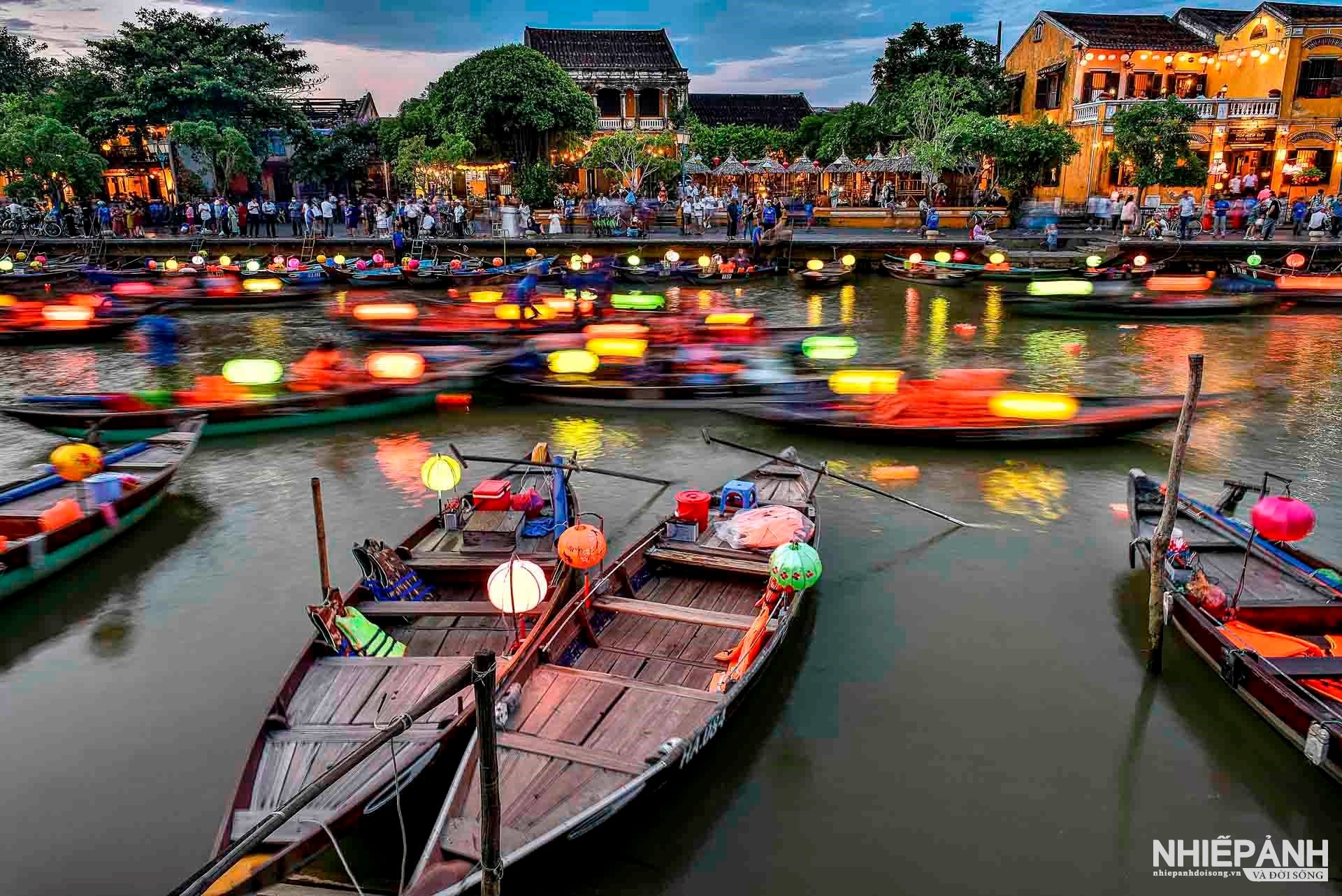 W_168-vn25-worldinfocus-acc-hoi-an-tourist-destination-doan-thi-tho-vietnam.jpg