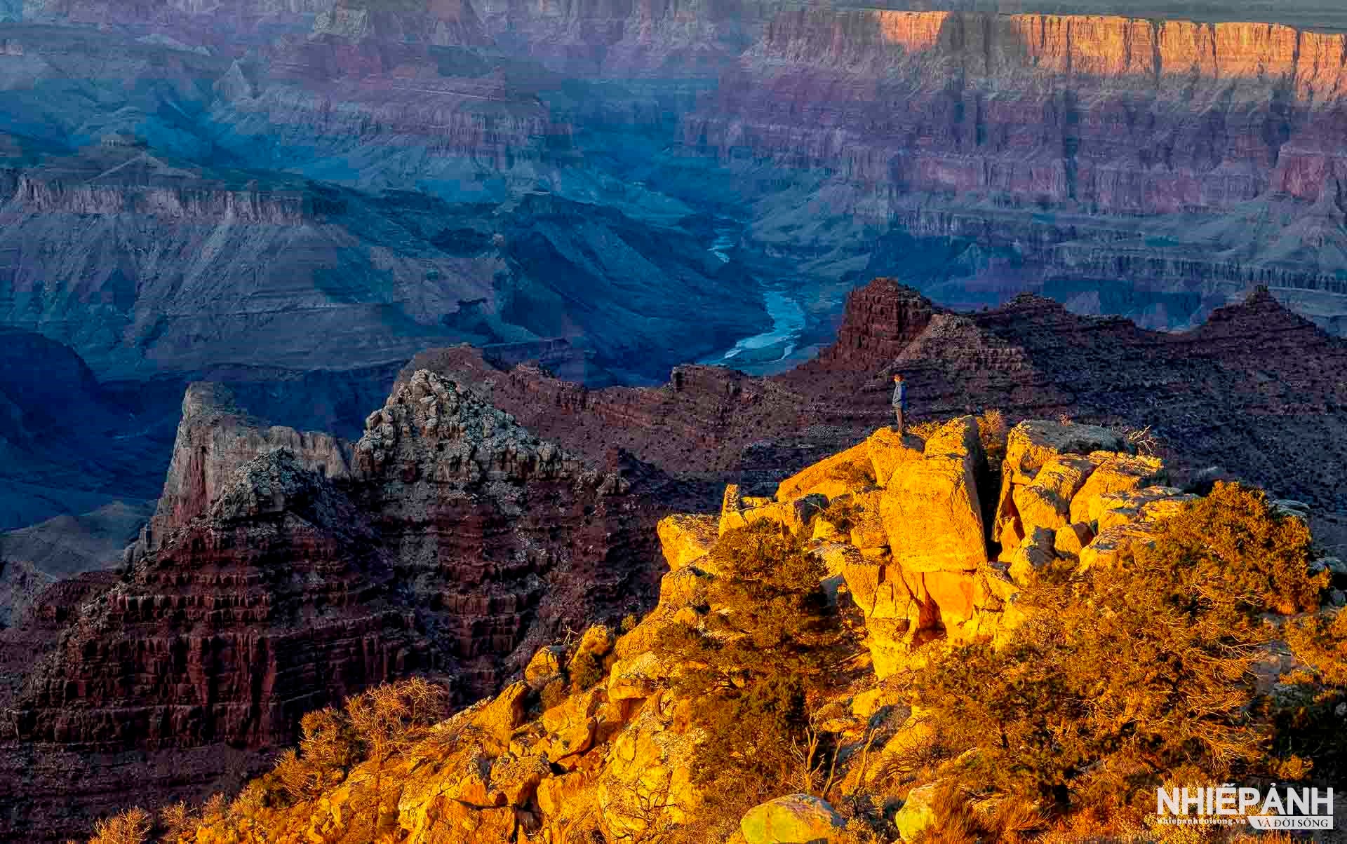 W_191-vn25-worldinfocus-acc-man-and-grand-canyon-nguyen-duc-hoang-vietnam.jpg