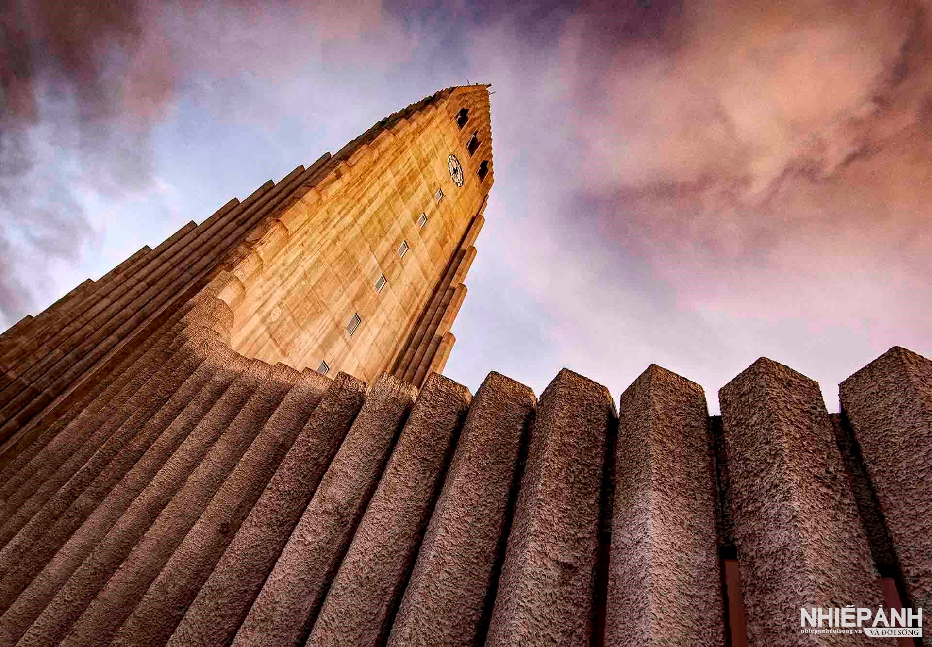 W_3-vn25-worldinfocus-fial-silver-hallgrimskirka-marcel-van-balken-netherlands.jpg