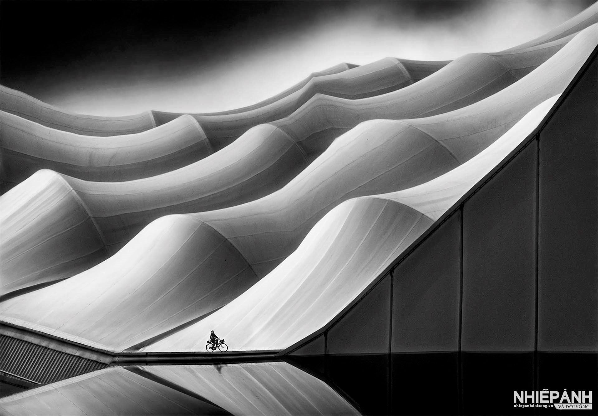 W_35-vn25-mono-acc-lonelybiker-marcel-van-balken-netherlands.jpg